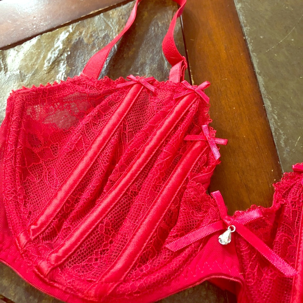 Ann Summers sexy red, lace bra - 34D